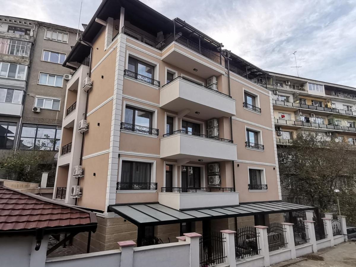 Family Boutique Residence-Free Parking Veliko Tŭrnovo Eksteriør bilde